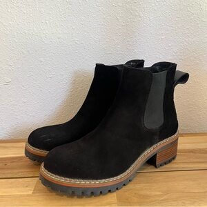 Bertuchi Lug Sole Chelsea Boots Suede EU 38